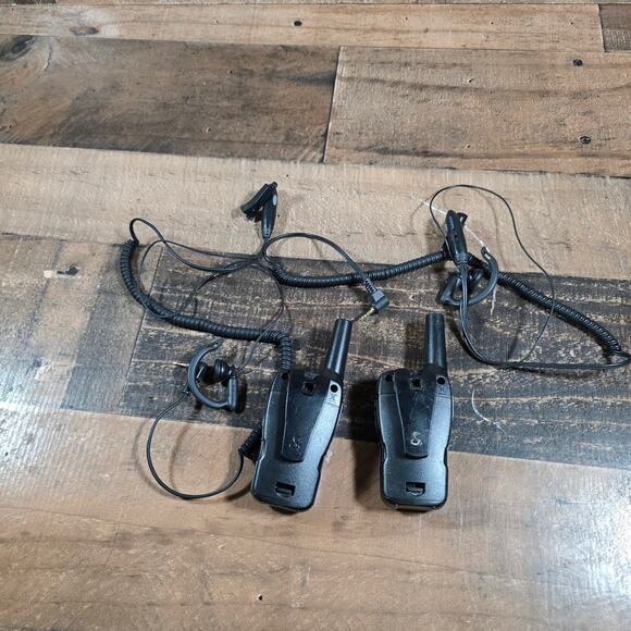 Cobra CXT195 16 Mile Micro Talk 2-Way Radios Pair Used working w/ Headsets - Picture 2 of 4